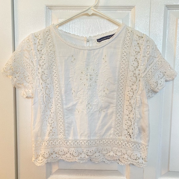 Abercrombie & Fitch Tops - Abercrombie and fitch white lace blouse size small